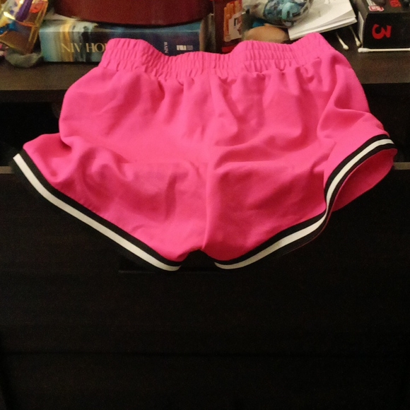 Pink shorts - Picture 2 of 2